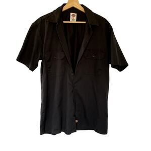 Dockers black button down short sleeved casual shirt men's size medium pockets